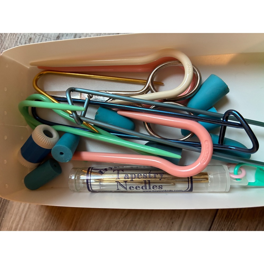 Knitting Crochet Tool Lot Stitch Holders Tapestry Needles Point Protectors Case